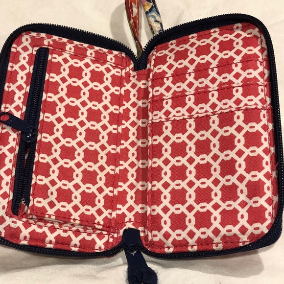 Vera Bradley wristlet - Picture 3 of 3